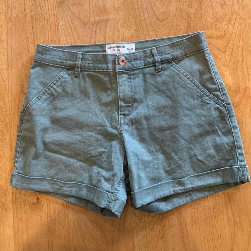 Abercrombie Kids Size 15-16 Midi Shorts. Like New.
